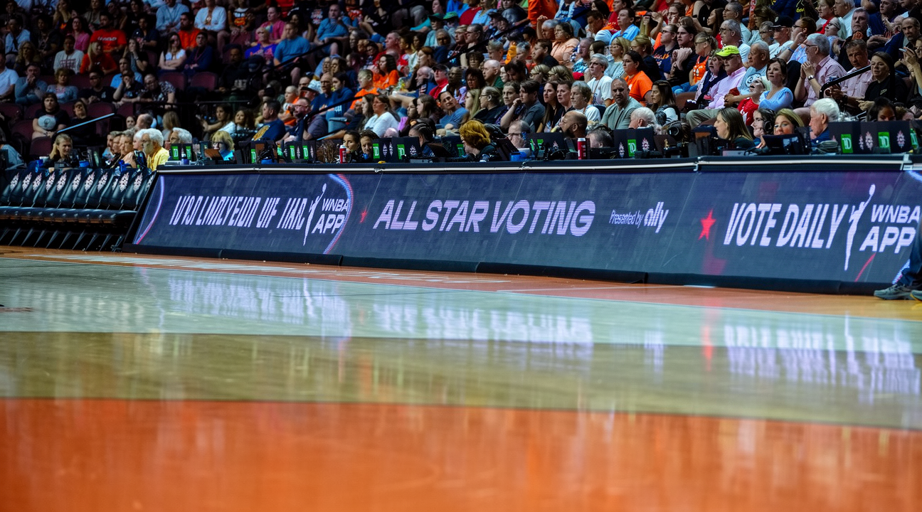 半岛体育手机版 - WNBA 全明星选秀花絮：Weatherspoon 与 Cooper 选边，Bueckers 与 Clark 成焦点 - 半岛体育APP